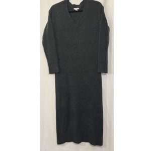 AE V-Neck MIDI Sweater Dress